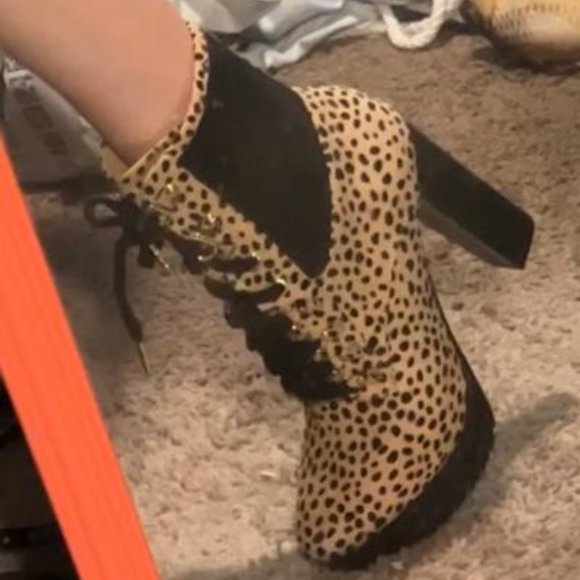 Bootie Cheetah Lace up Booties Winter Fall - Picture 7 of 9